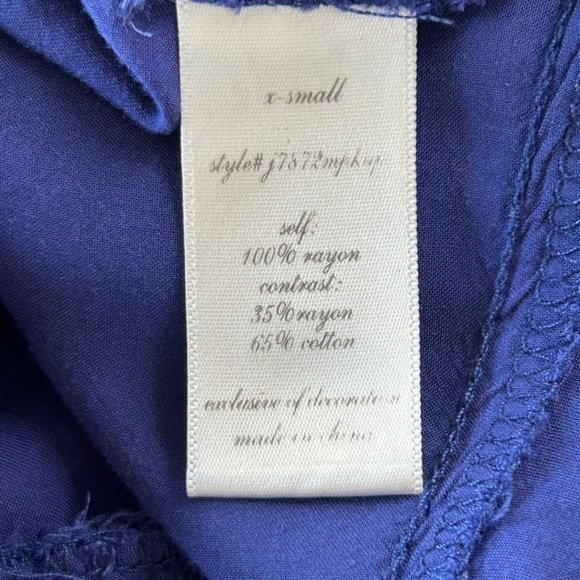 buttons Sleeveless Lace Accent Flowy Top in Blue - Size XS - Picture 5 of 6